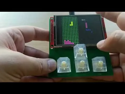 Raspberry Pico Pocket Gamer: handheld console with touch LCD